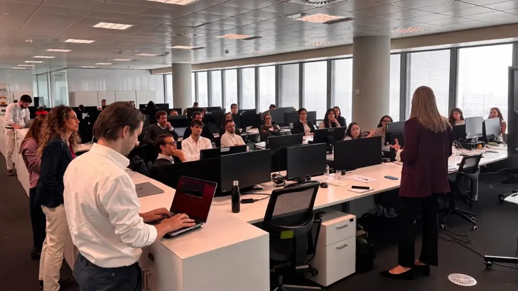 Sesión de trabajo del equipo de Legalhood en la oficina de Madrid